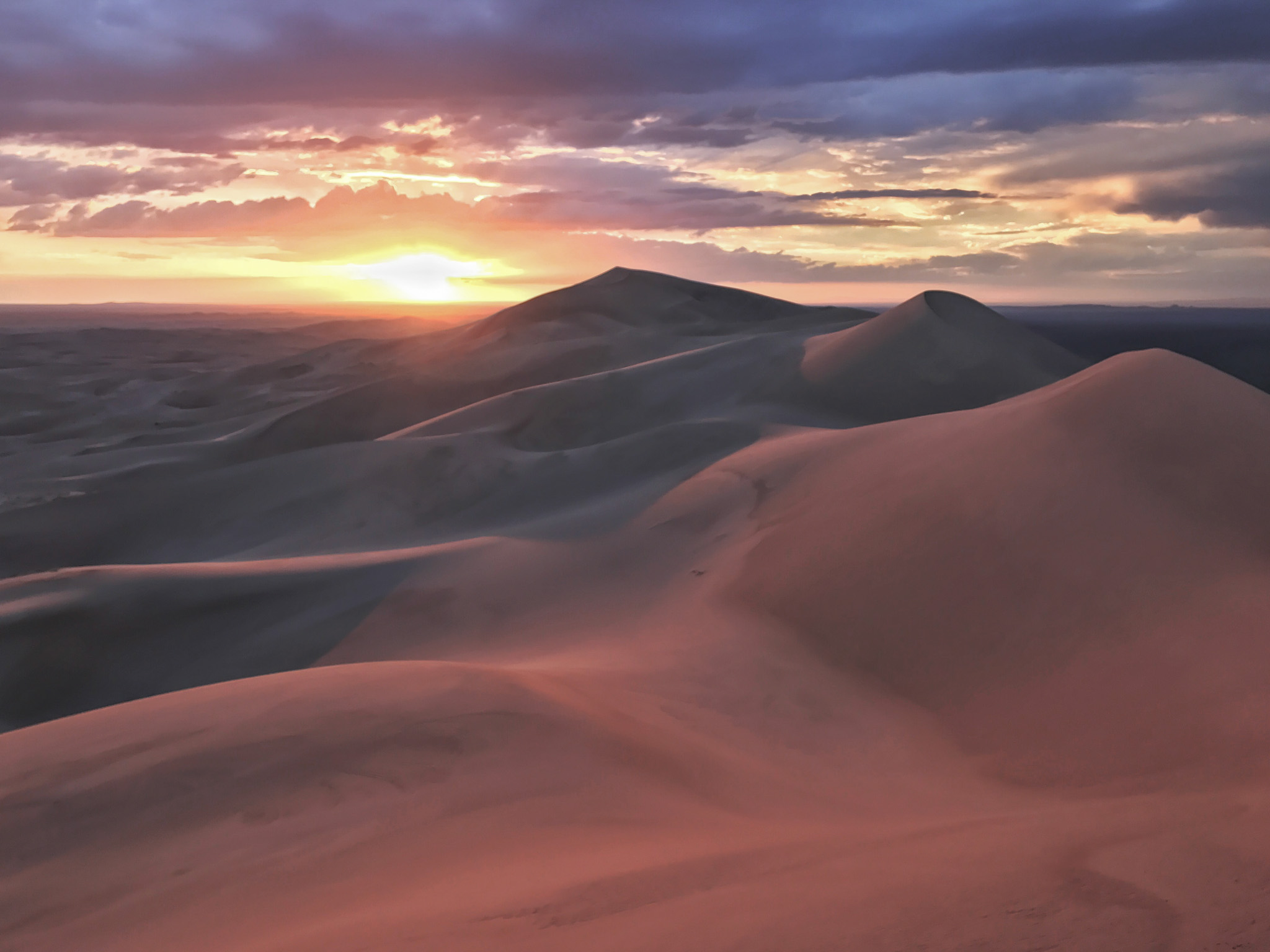 Incredible sunset from the top of Khongoryn Els