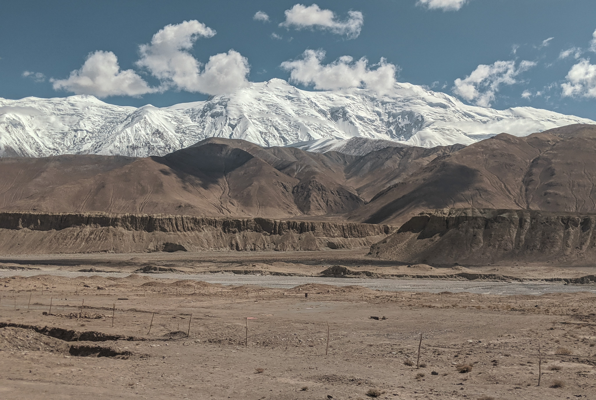 Views on the Tashkurgan to Kashgar drive