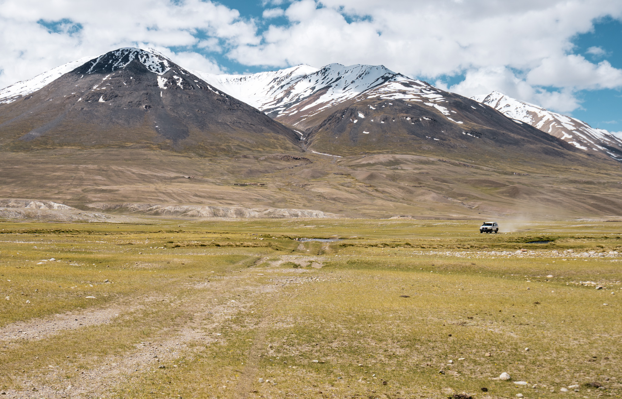 Land cruiser in the Little Pamir