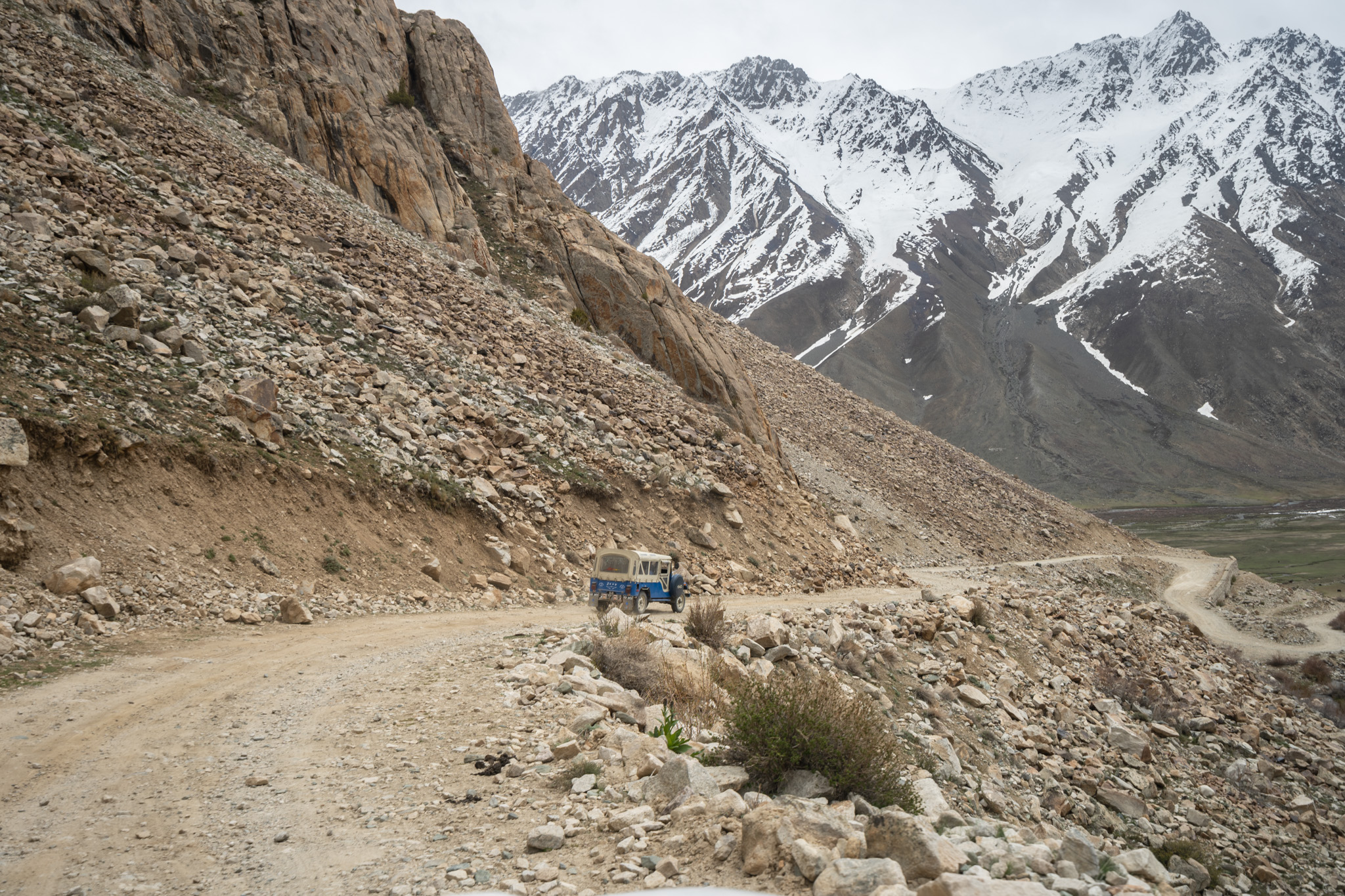 Descending from Shandur Pass