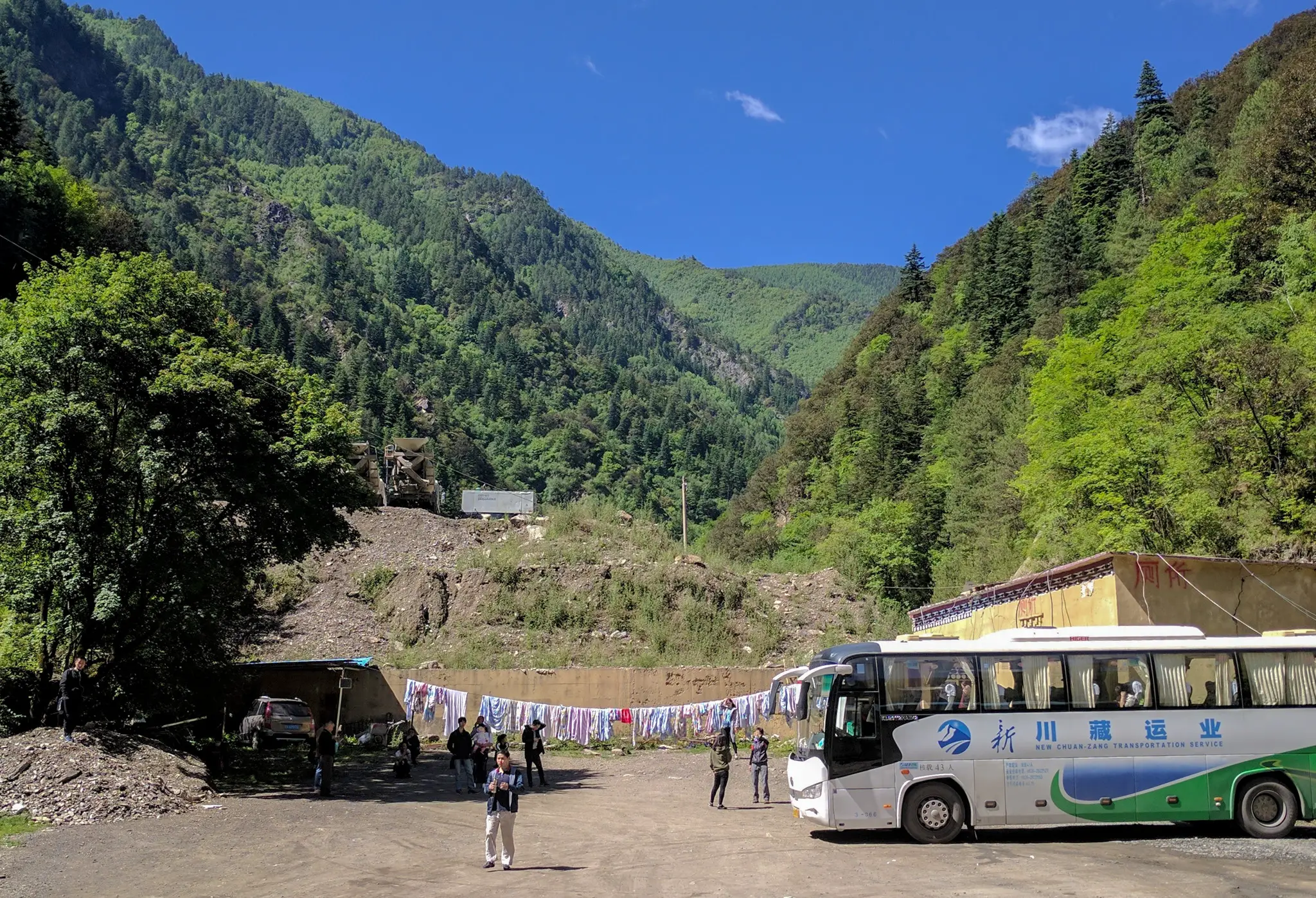 Toilet break during a bus ride through Western Sichuan