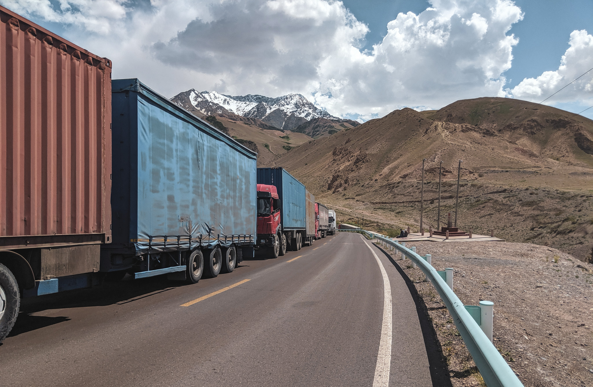 Crossing the Irkeshtam Pass from China to Kyrgyzstan